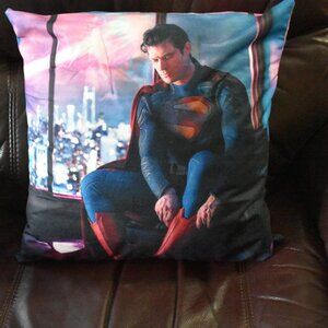 Superman 2025 David Corenswet Deluxe Feather Art Style pillow throw /Duck Feathe
